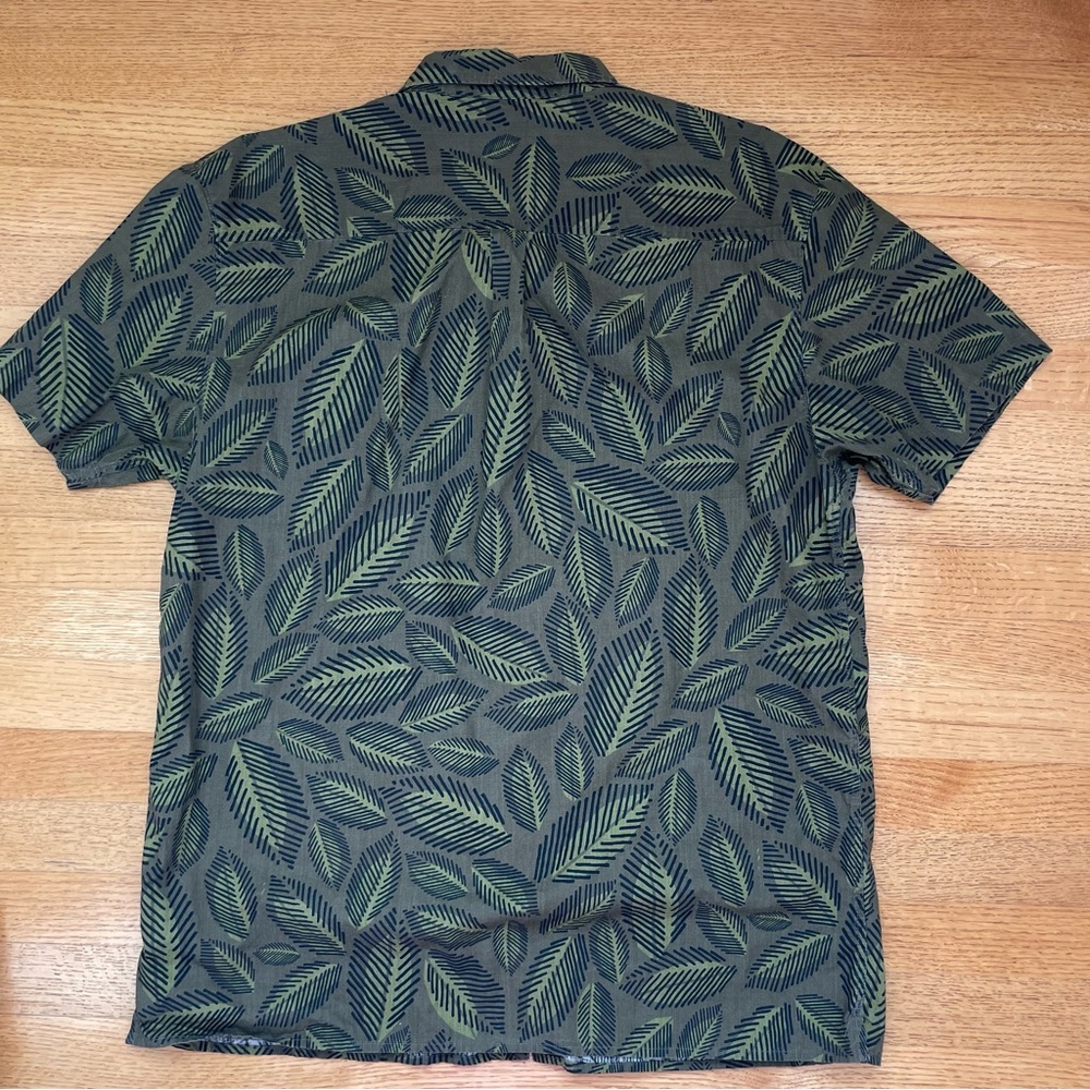 Dakine Green Leaf Pattern Casual Button Down Shirt - image 3